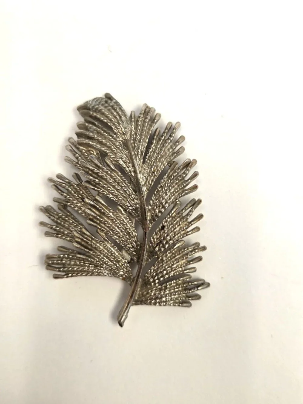 Vintage Silver Tone Leaf Brooch Pin Metal Retro Jewelry Accessory For Women